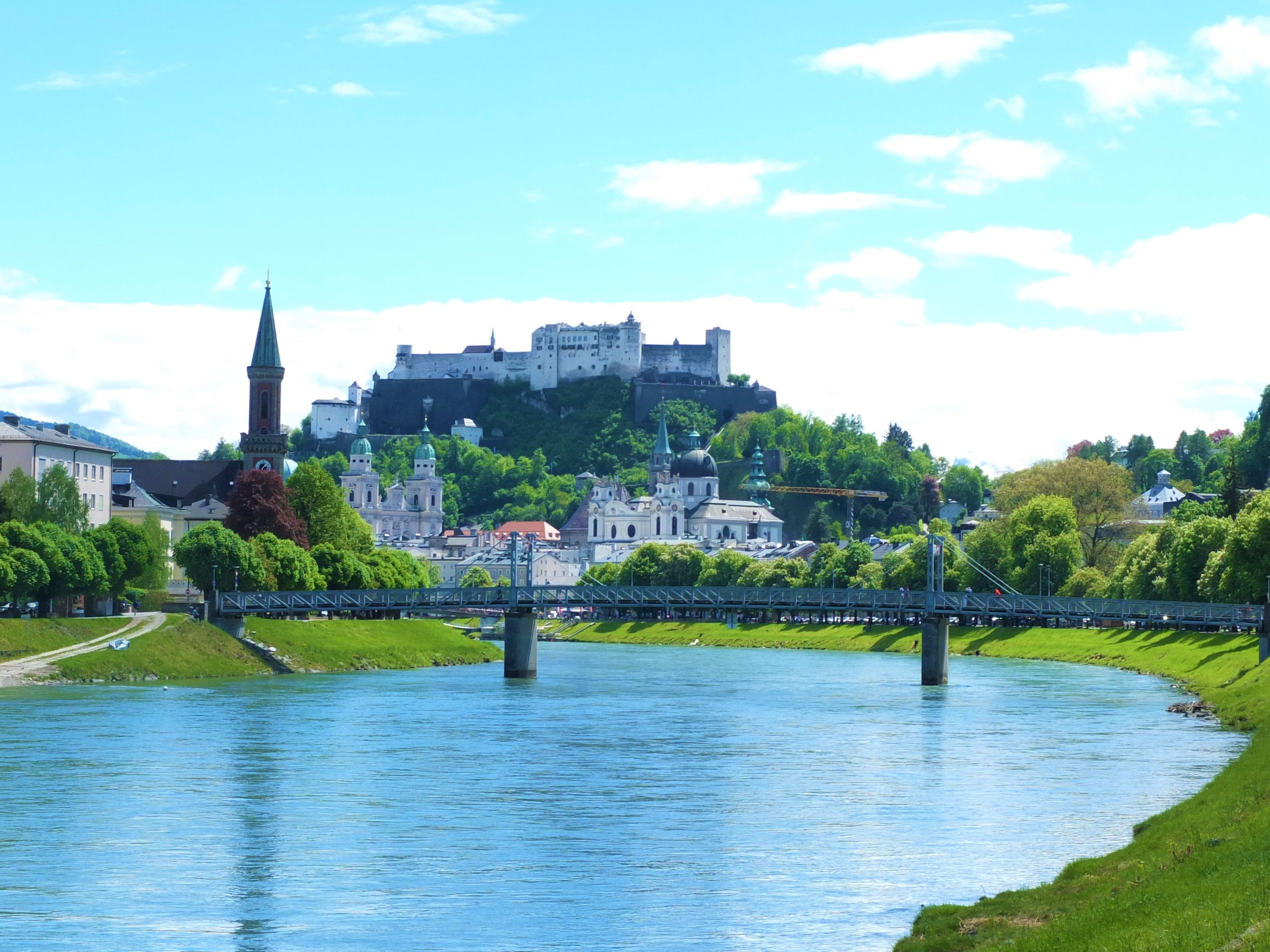 Altstadt von Salzburg und der Fluß Salzach
