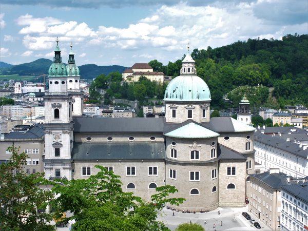 The view to the cathedral ©Neumaier/Mozart Guide