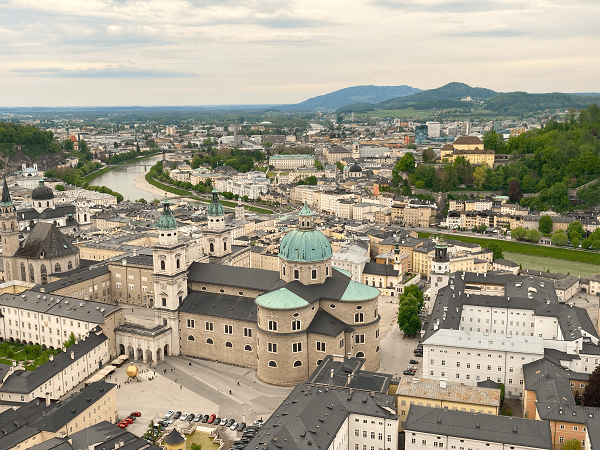 The view to the cathedral ©Neumaier/Mozart Guide