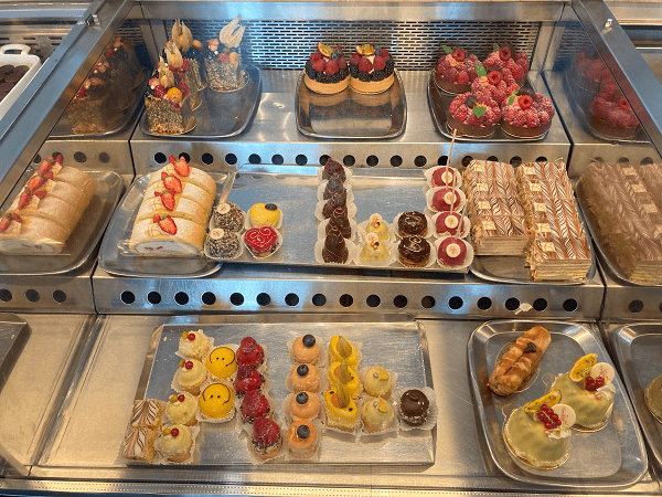 Self-guided tour: best cakes