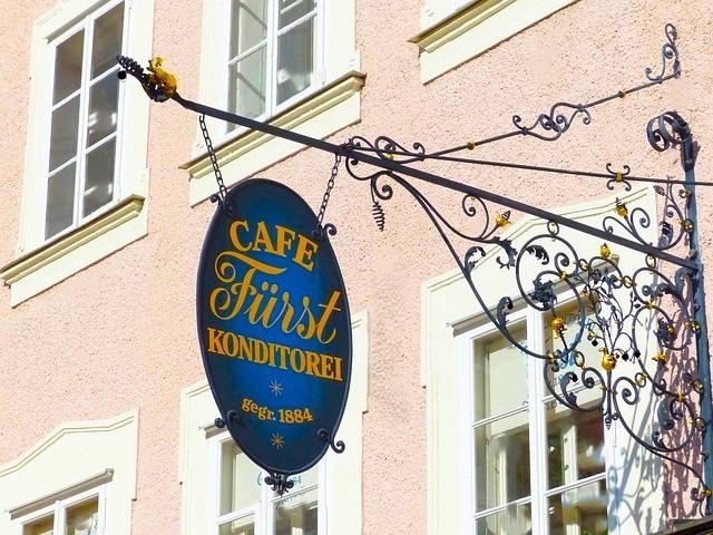 Your self-guided tour starts here: in Café Fürst