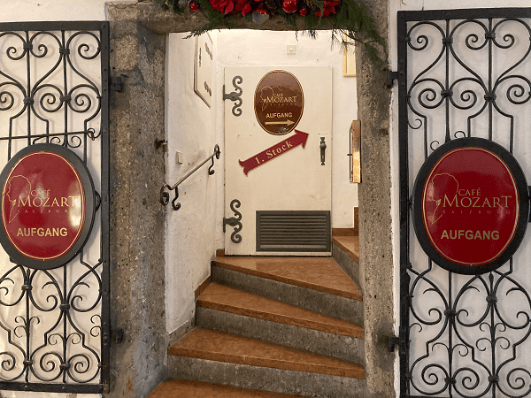 Self-guided tour: café Mozart